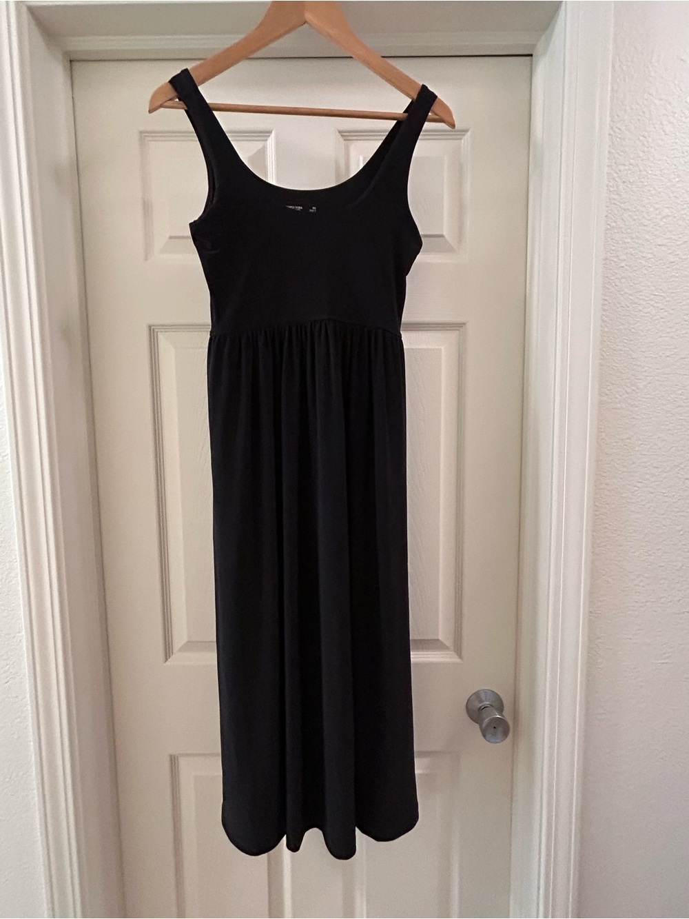 Classic Black Sleeveless Midi Dress